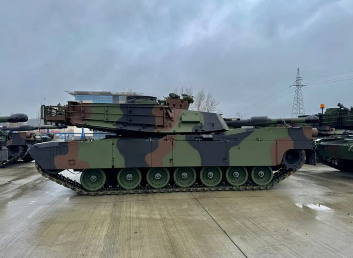 the-united-states-handed-over-28-new-abrams-tanks-to-poland