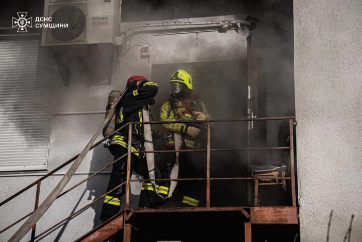 u-sumakh-zahorilosia-kafe-postrazhdav-pidlitok