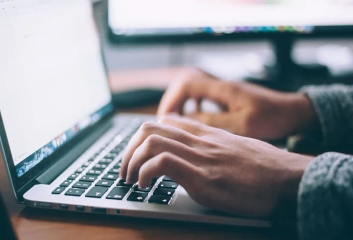 storonni-zastosunky-do-internet-bankinhu-daiut-shakhraiam-dostup-do-vashykh-hroshei-kiberpolitsiia