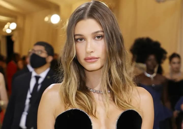 kheili-biber-sprostuvala-chutky-pro-rozluchennia-z-cholovikom-pislia-vidpysky-v-instagram