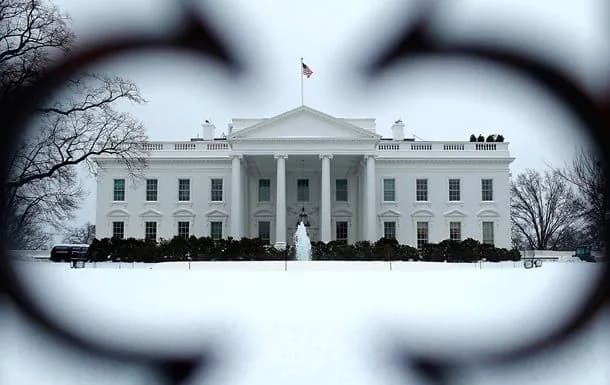 masova-perevirka-chynovnykiv-biloho-domu-vidstoroneno-vid-roboty-spivrobitnykiv-vidpovidalnykh-za-ukrainu-iran-i-kndr