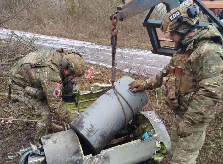 explosives-experts-neutralize-russian-x-59-missile-in-sumy-region