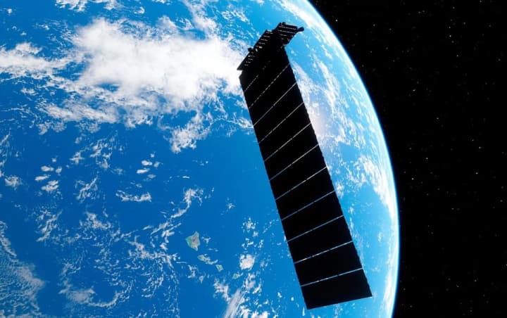 starlink-anonsiroval-testirovanie-pryamoi-sputnikovoi-svyazi-so-smartfonami