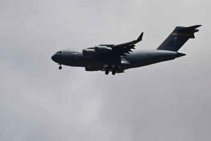 meksyka-ne-dozvolyla-posadku-viiskovoho-litaka-ssha-z-mihrantamy