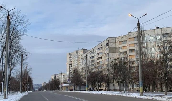 kharkiv-pid-atakoiu-voroha-chotyry-udary-dronamy-po-riznykh-raionakh-mista