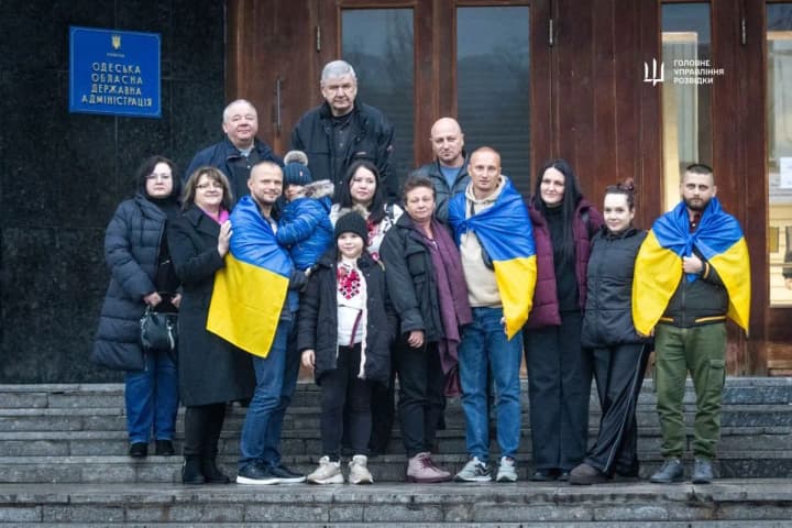 ukrainian-sailors-return-home-after-a-year-of-captivity-by-yemeni-houthis