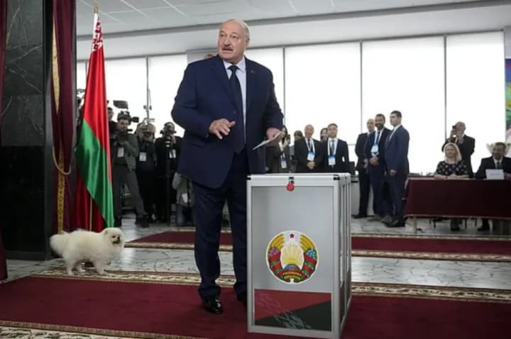 ekspert-pro-bilorus-tam-yde-transformatsiia-systemy-vlady-ale-ne-v-demokratychnu-storonu