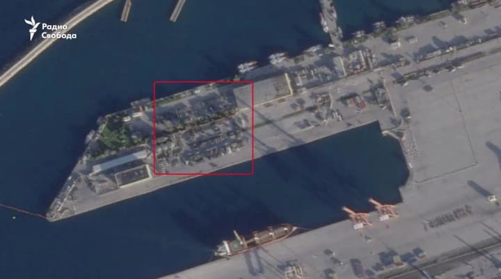 russian-federation-begins-to-remove-military-equipment-from-the-syrian-port-of-tartus-satellite-images-published
