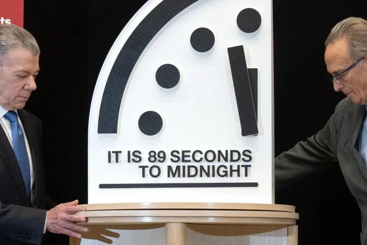 doomsday-clock-has-been-translated-again-how-much-time-is-left-before-the-apocalypse