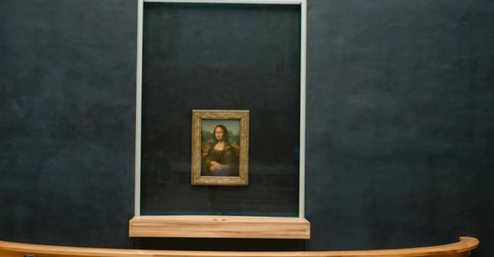 makron-anonsuvav-rekonstruktsiiu-luvru-mona-liza-pereide