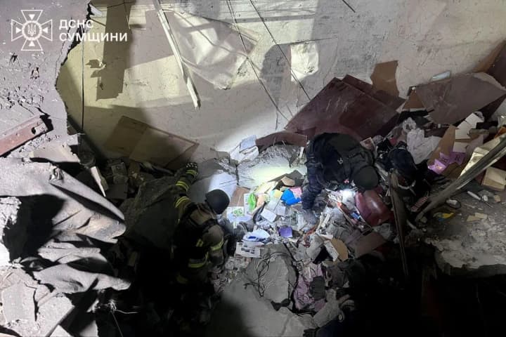 bodies-of-two-people-found-under-rubble-in-sumy-after-night-shelling