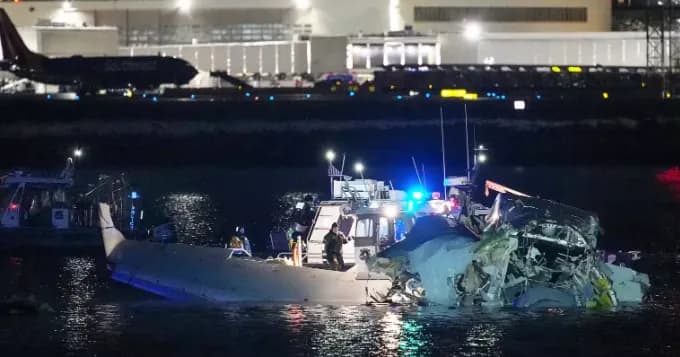 tragic-plane-and-helicopter-collision-in-washington-at-least-18-people-killed