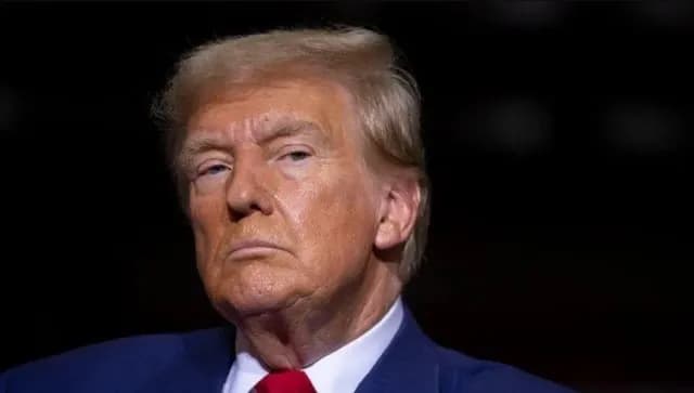 aviakatastrofa-v-vashingtone-tramp-nachal-brifing-s-minuti-molchaniya