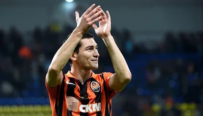 15-sezonov-439-matchei-25-trofeev-kapitan-donetskogo-shakhtera-taras-stepanenko-pokidaet-klub