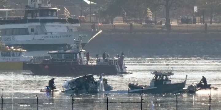 aviakatastrofa-v-vashingtone-vazhneishie-zayavleniya-trampa-i-drugikh-ofitsialnikh-lits-ssha