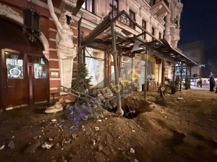 attack-on-odessa-the-elite-hotel-bristol-was-damaged-in-the-center