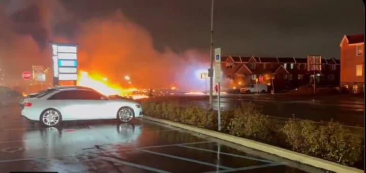 light-plane-crashes-in-philadelphia-details