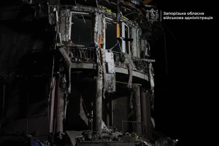 after-a-massive-attack-in-zaporizhzhia-power-was-restored-the-consequences-were-shown