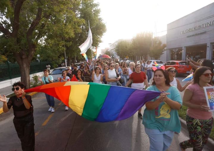 mass-lgbt-march-in-argentina-due-to-president-mileis-scandalous-speech-in-davos