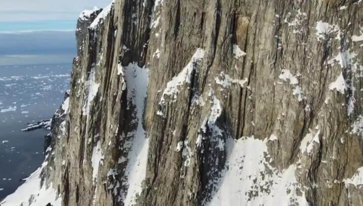 unikalni-kadry-dron-zniav-horu-demariia-bilia-stantsii-vernadskyi-v-antarktydi