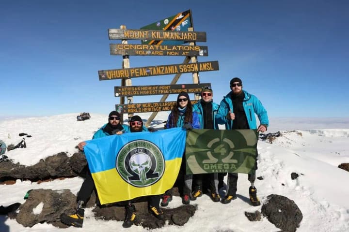 ukrainian-soldiers-conquer-mount-kilimanjaro-after-injuries-and-amputations