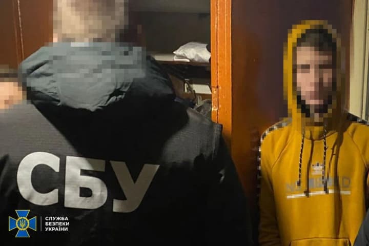 sovershali-zakaznie-podzhogi-v-raznikh-regionakh-ukraini-zaderzhani-yeshche-5-soratnikov-spetssluzhb-rf