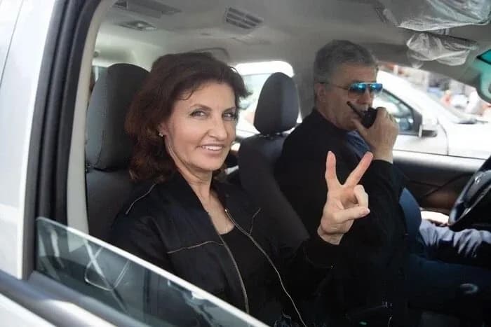 luxury-real-estate-and-paintings-poroshenkos-wife-tries-to-save-property-from-confiscation-in-her-husbands-treason-case-media