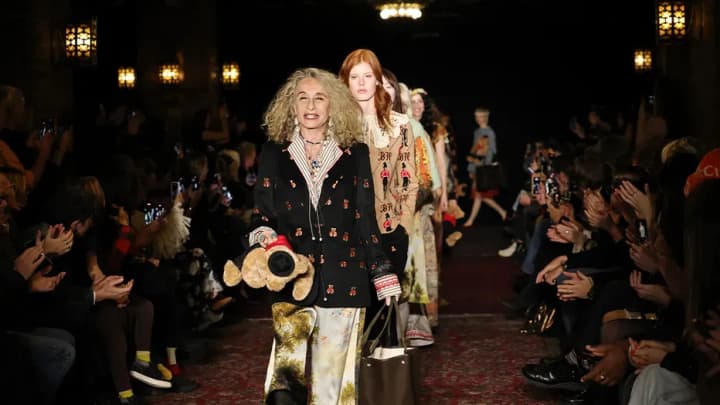 nedelya-modi-v-nyu-iorke-pantone-obyavil-tsveta-i-marc-jacobs-udivil-pokazom