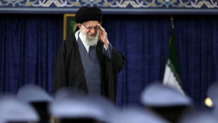 khamenei-pidhotuvav-trokh-nastupnykiv-na-vypadok-yakshcho-yoho-znyshchat-nyt