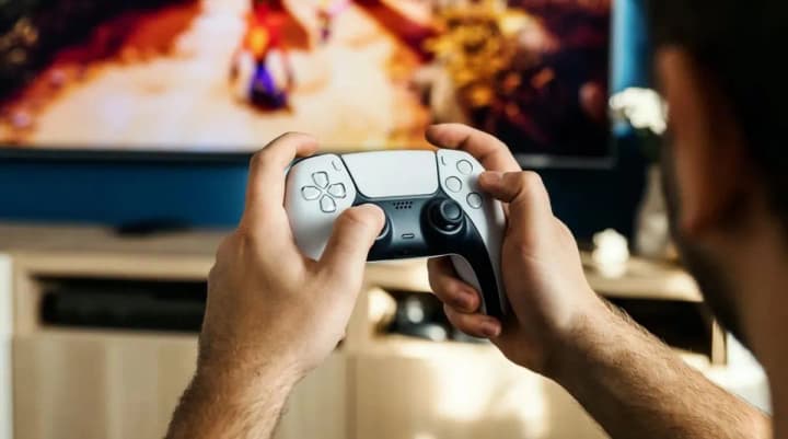 playstation-network-resumes-operation-after-a-large-scale-24-hour-outage