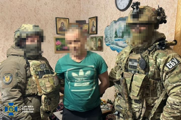 korrektiroval-aviaudari-po-slavyansku-i-khotel-sbezhat-v-rf-zaderzhan-agent-rossiiskoi-igri