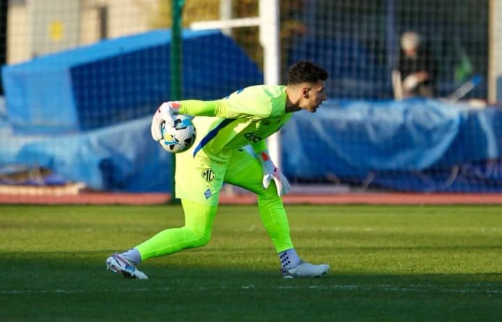 dynamo-kyiv-players-fall-ill-during-training-camp-in-turkey-game-with-romanians-canceled