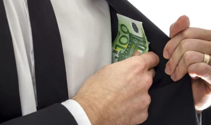 ekschynovnyk-derzhkaznacheistva-na-poltavshchyni-prykhovav-ponad-95-mln