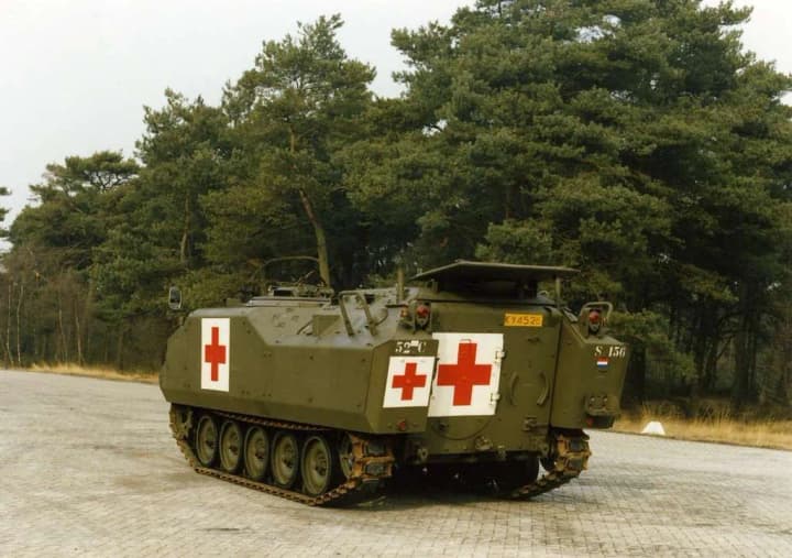 the-netherlands-hands-over-25-ypr-infantry-fighting-vehicles-to-ukraine-for-transportation-of-wounded