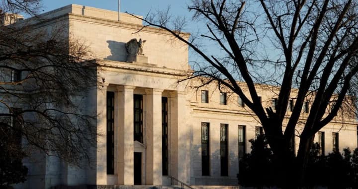 federalnii-sud-otmenil-zapret-na-uvolnenie-2-mln-amerikanskikh-sluzhashchikh