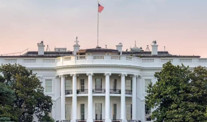 blyzko-75-000-federalnykh-sluzhbovtsiv-pryinialy-propozytsiiu-biloho-domu-pro-vidstrochenu-vidstavku