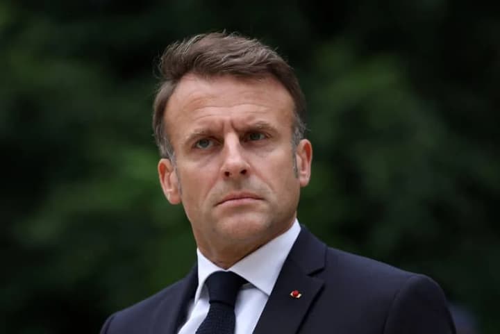 macron-zelensky-is-the-only-one-who-has-the-right-to-negotiate-with-russia-to-end-the-war