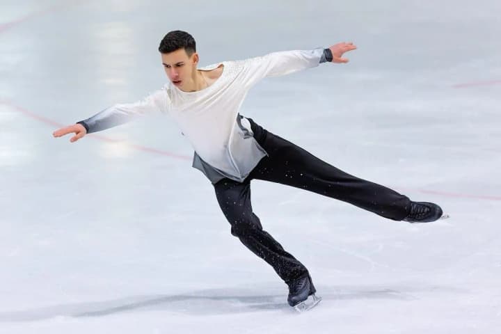 yegor-kurtzev-wins-gold-medal-in-figure-skating-at-the-2025-uefa-world-championships