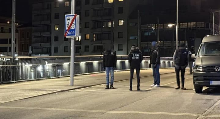 na-pivdni-avstrii-23-richnyi-shukach-prytulku-zarizav-perekhozhykh-i-vbyv-pidlitka