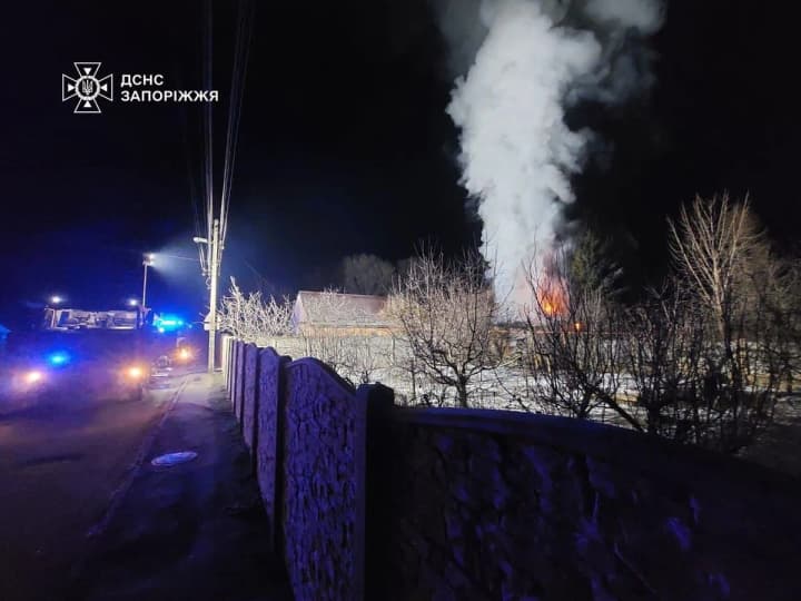 zaporozhe-nochyu-podverglos-atake-rf-10-dronami-chto-povrezhdeno