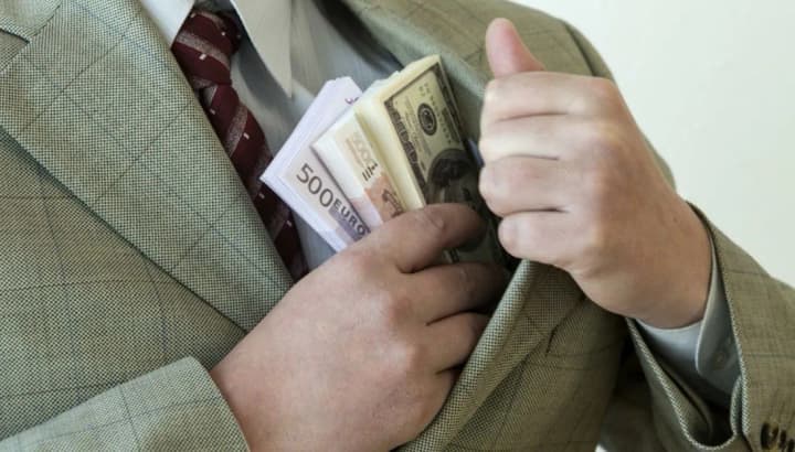 chief-customs-officer-of-ukraine-concealed-luxury-real-estate-near-kyiv-investigation-completed