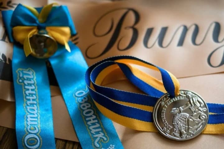 skasuvannia-zolotykh-ta-sribnykh-medalei-u-shkolakh-shcho-otrymuvatymut-vypusknyky