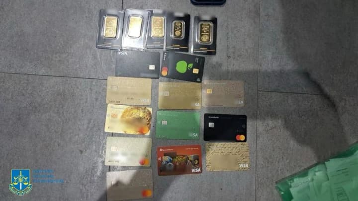 fraudsters-cheat-uah-3-million-from-mother-of-fallen-soldier-through-fake-bank