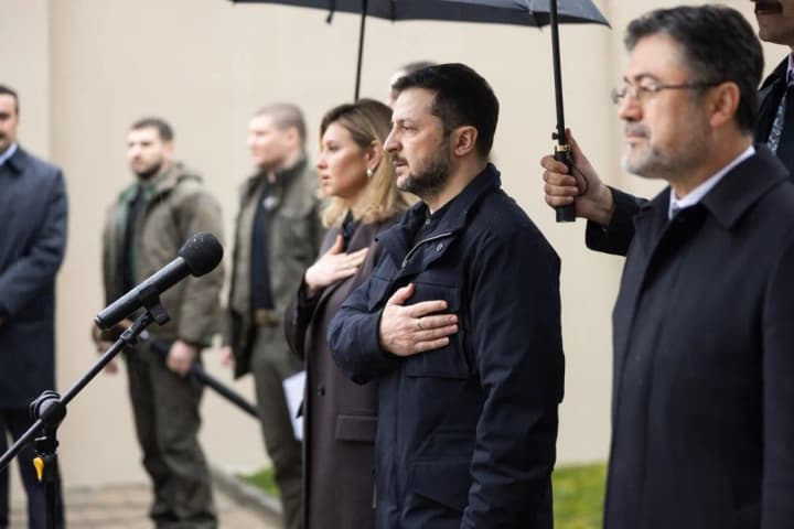 nikto-iz-igrokov-kotorie-vedut-peregovori-ne-govoryat-o-vozvrashchenii-plennikh-zelenskii