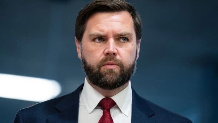 oblil-gryazyu-vens-rezko-otreagiroval-na-publichnuyu-kritiku-zelenskogo-zayavlenii-trampa