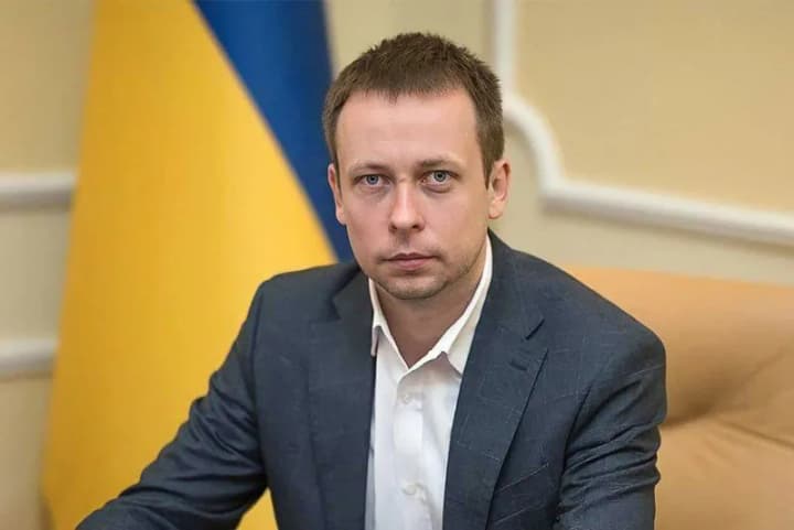 relatives-of-the-deputy-minister-of-justice-do-business-in-crimea-and-support-the-russian-authorities