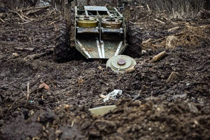 huliver-riatuie-zhyttia-unikalnyi-nazemnyi-dron-nadiishov-na-ozbroiennia-natshvardii