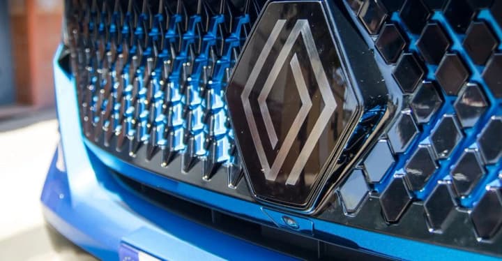 renault-ne-vykliuchaie-povernennia-do-rf-pislia-zavershennia-rosiiskoi-viiskovoi-ahresii-v-ukraini