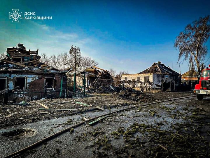 russian-army-strikes-zolochiv-with-kabs-and-wounds-5-people-consequences-are-shown