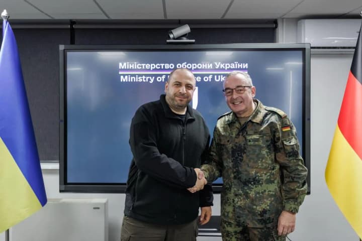 umerov-vstretilsya-s-generalnim-inspektorom-bundesvera-i-soobshchil-yemu-o-podgotovke-rf-novikh-divizii